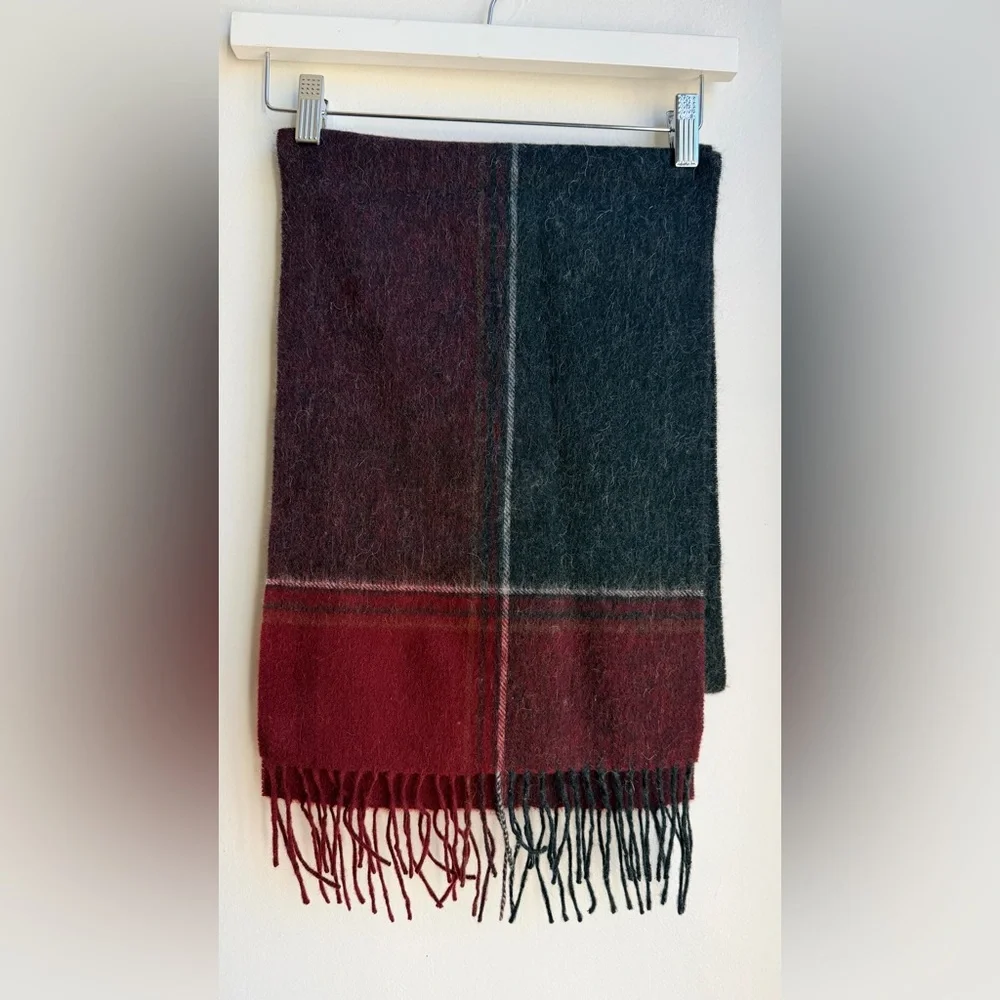 Suantrai Of Ireland 100% Wool Scarf Burgundy & Black